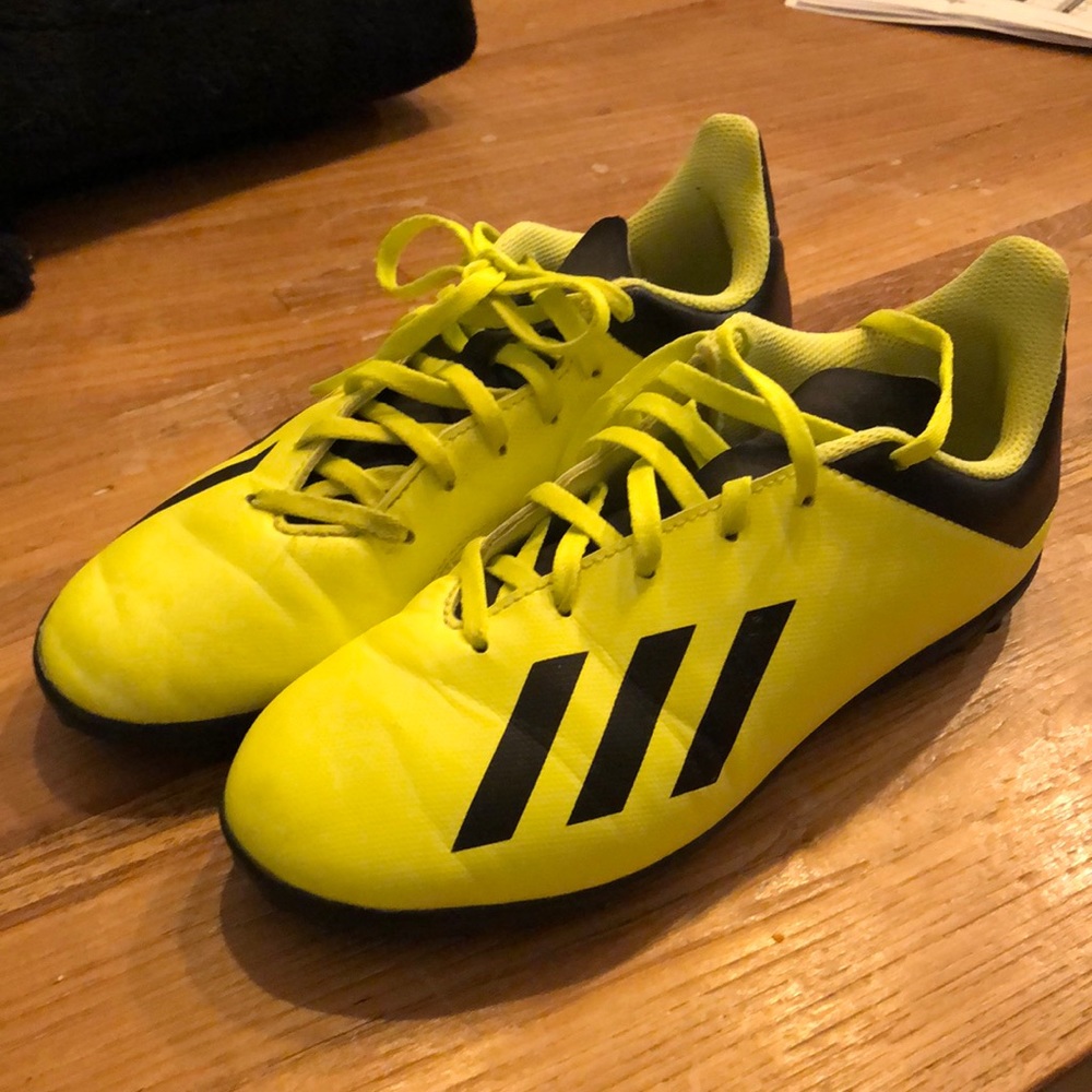 Adidas indoor soccer shoes. Size Youth 4.5